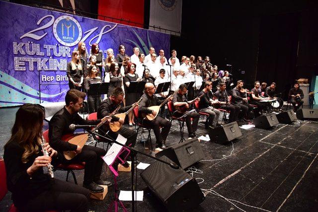 Türk Halk Müziği Korosu’ndan muhteşem konser