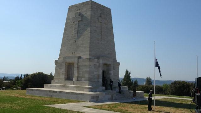 Anzaklar,  Şafak Ayini&rsquo;nde atalarını andı (2) 1
