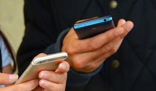 Akıllı telefon ve tabletlere zam yolda! Canlı yayında a&ccedil;ıkladı