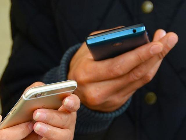 Akıllı telefon ve tabletlere zam yolda! Canlı yayında a&ccedil;ıkladı