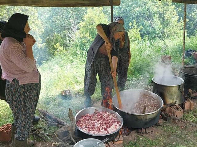 208 yıllık 'Olcak Dede' geleneği: Dualar edilip kurbanlar kesildi