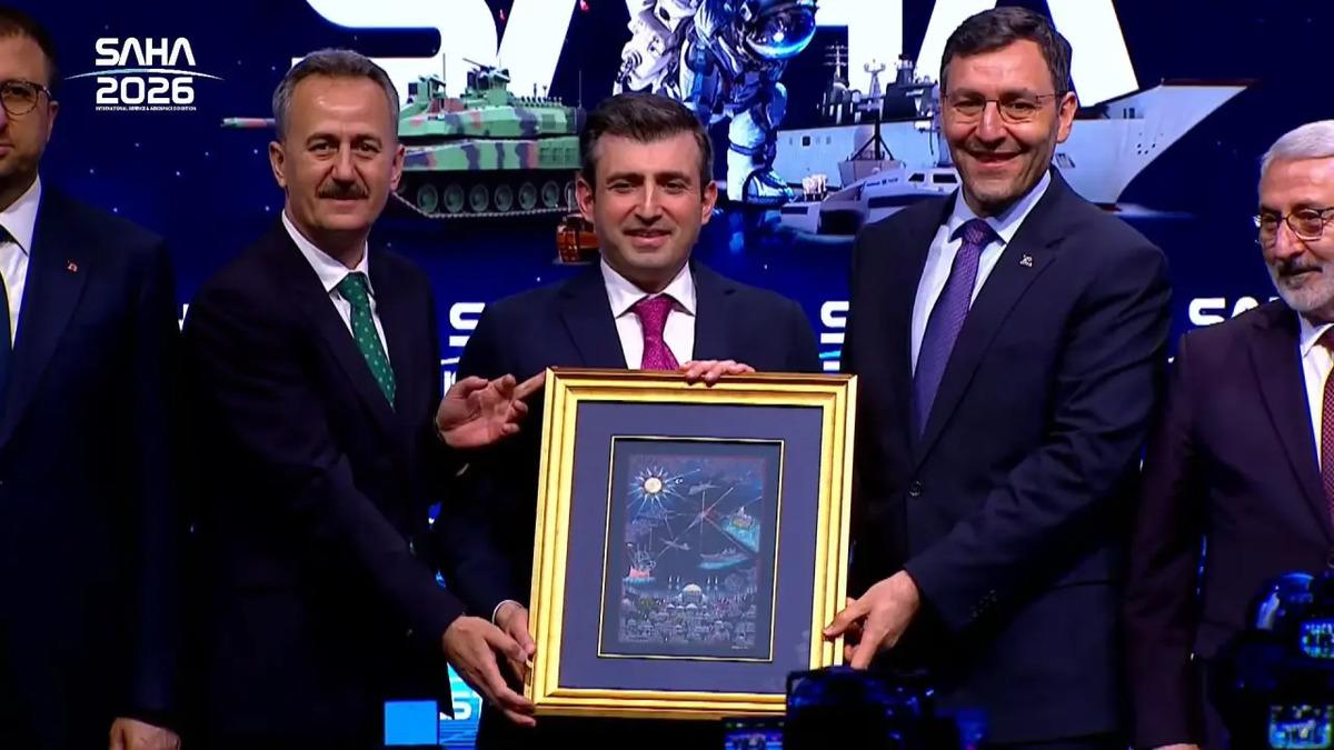 Bayraktar dan SAHA 2026 da teknokapitalizm uyarısı ve milli yapay zeka manifestosu 2