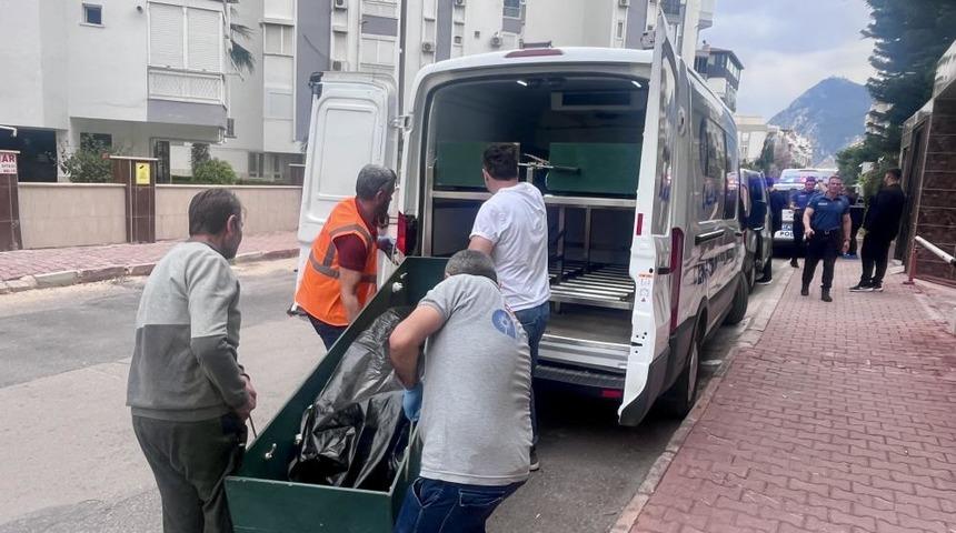 Antalya'da Kazakistan uyruklu kadın evinde &ouml;l&uuml; bulundu