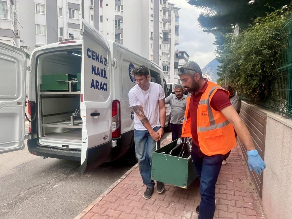 Antalya da Kazakistan uyruklu kadın evinde ölü bulundu 1