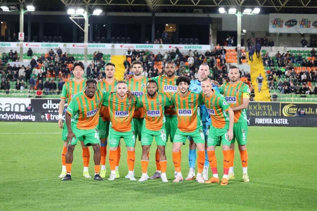 Düşme hattı yanıyor! Süper Lig de alt sıralarda hesaplar karıştı: İşte son durum 4