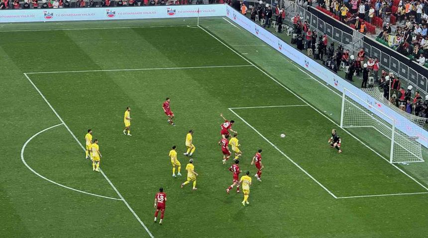 Mardin'in 18 yıllık aranın ardından 1. Lig'e y&uuml;kseldi