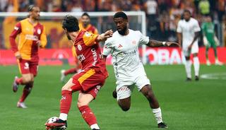 Yunus Akg&uuml;n Galatasaray formasıyla  'Dalya' dedi! 