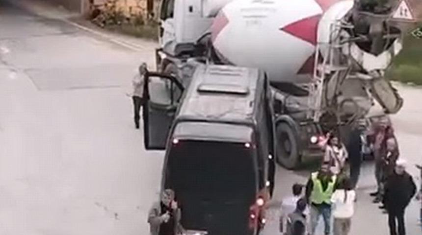 Bursa'da trafik kazası! Yaralılar var