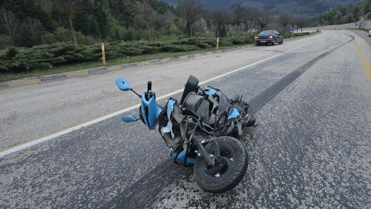 Karab&uuml;k te otomobil ile motosiklet &ccedil;arpıştı: 1 &ouml;l&uuml; 1