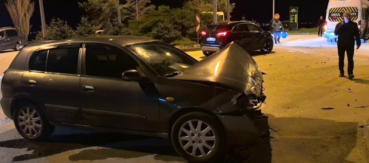 Erzurum&rsquo;da trafik kazası: 2 yaralı 1