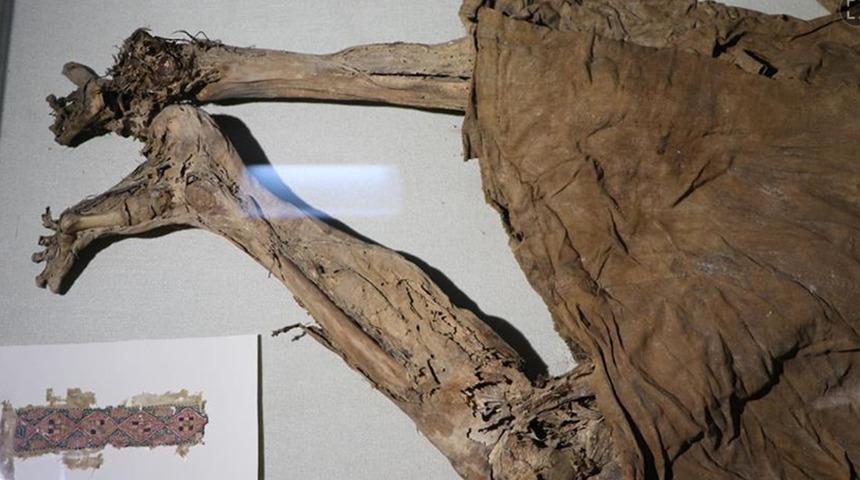 Karaman'ın ilgin&ccedil; "Manazan G&uuml;zeli"! 1400 yıldır bozulmayan ceset