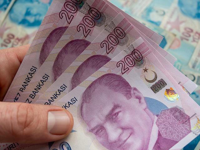 Maaş zammı i&ccedil;in &ccedil;arpıcı &ccedil;ıkış: 'Enflasyon farkı aylık olarak yansıtılmalı'