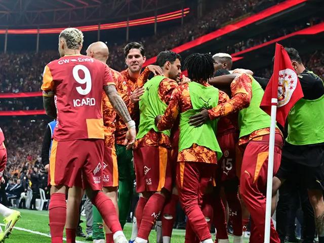Galatasaray yaptığı paylaşımı apar topar sildi! Kimse anlam veremedi
