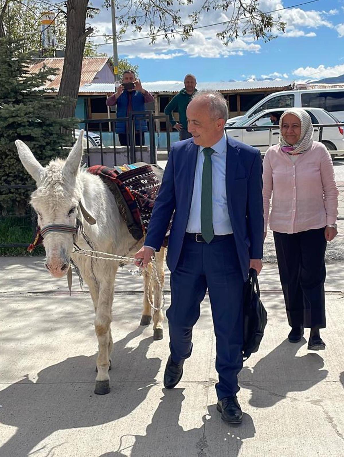 Eşekle Gelen Dostoyevski 25 ilde 16 bin çocuğa ulaştı 4