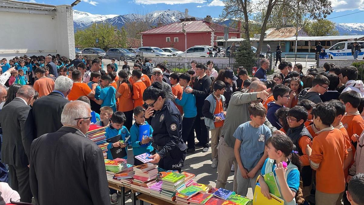 Eşekle Gelen Dostoyevski 25 ilde 16 bin çocuğa ulaştı 2