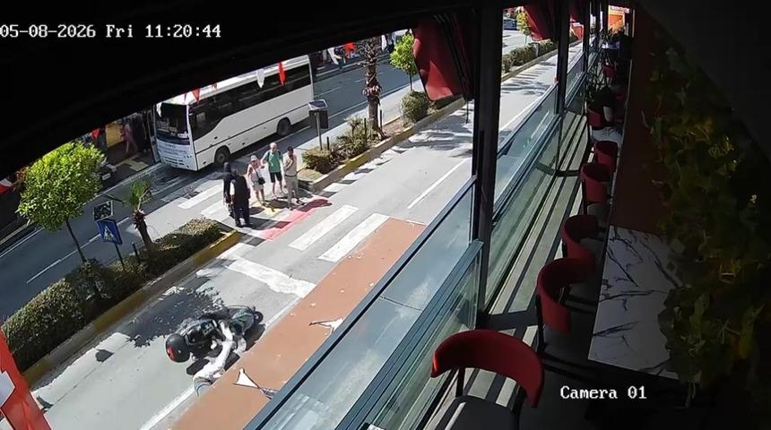Yaya ge&ccedil;idinde devrilerek s&uuml;r&uuml;klendi