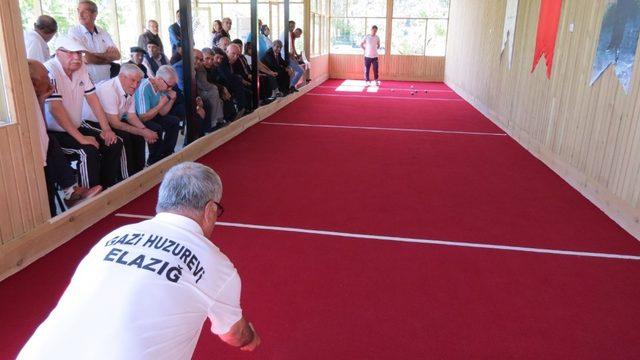 Yetişkin gençlerin bocce turnuvası başladı