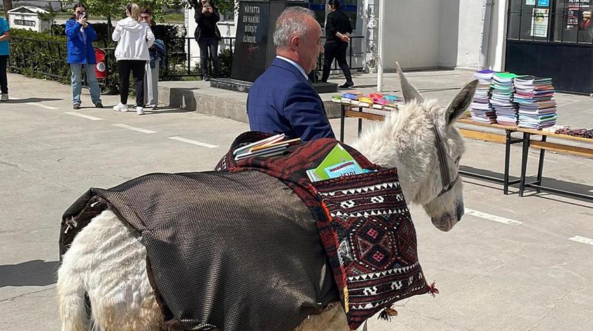 'Eşekle Gelen Dostoyevski' 25 ilde 16 bin &ccedil;ocuğa ulaştı