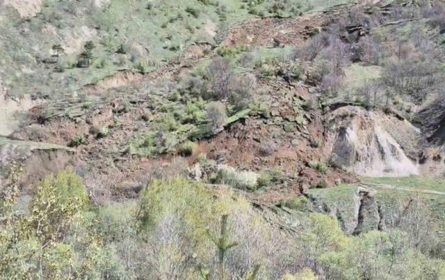Tokat&rsquo;ta heyelan g&uuml;venlik kamerasına yansıdı 1