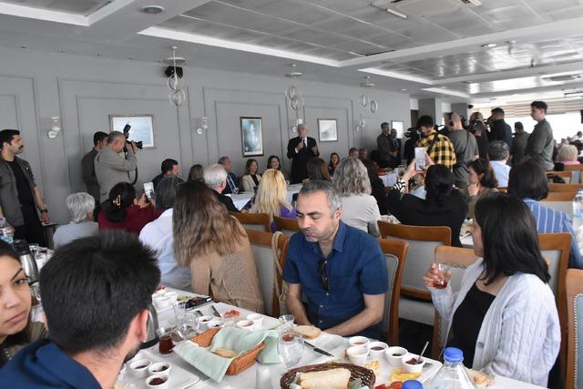 Dervişoğlu: Kadın eli değmeden bu &uuml;lkenin geleceğini kurtarabilmek m&uuml;mk&uuml;n değil 7