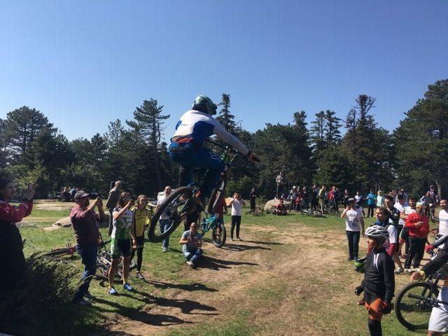 Downhill bisikletçileri Uludağ’da buluştu