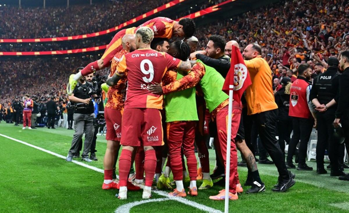 Galatasaray dan tarihi rekor! Şampiyonluğun ardından servet kazandılar 2
