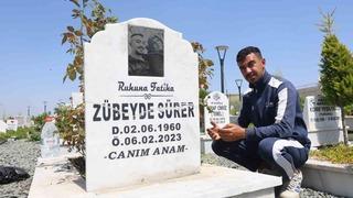 Deprem mezarlığında buruk anneler günü