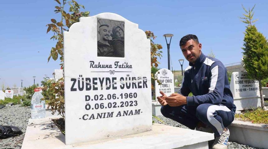 Deprem mezarlığında buruk anneler g&uuml;n&uuml;