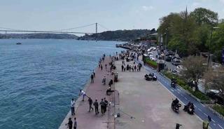 İstanbul&rsquo;da g&uuml;neşi g&ouml;ren sahile koştu