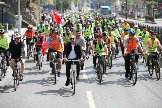 Y&uuml;zlerce kişi Sumud filosuna destek i&ccedil;in pedal &ccedil;evirdi 2
