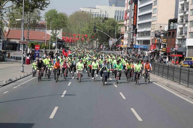 Y&uuml;zlerce kişi Sumud filosuna destek i&ccedil;in pedal &ccedil;evirdi 1