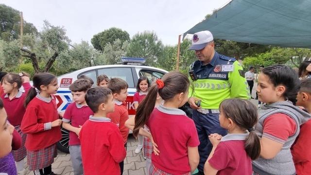 Salavatlı İlkokulu &ouml;ğrencilerine trafik eğitimi verildi 5