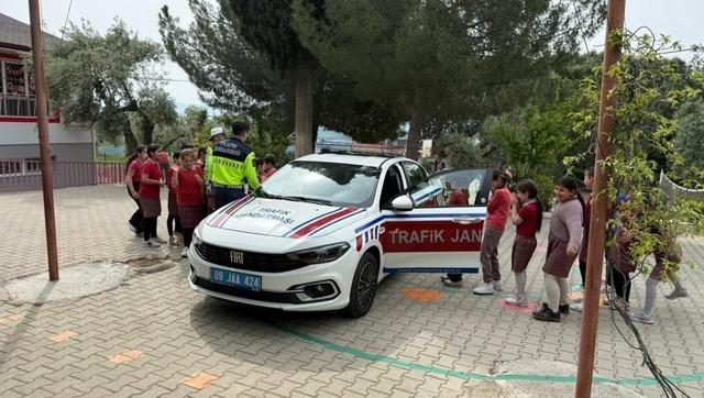 Salavatlı İlkokulu &ouml;ğrencilerine trafik eğitimi verildi 1