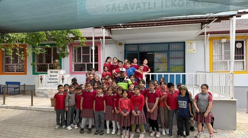 Salavatlı İlkokulu &ouml;ğrencilerine trafik eğitimi verildi