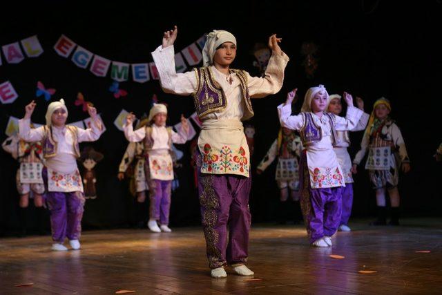 Odunpazarı’nın çocukları 23 Nisan’ı kutlamaya devam ediyor