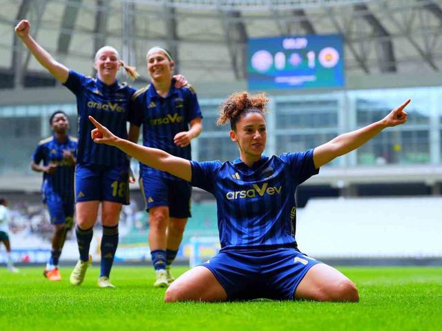 Kadın futbolda şampiyon Fenerbah&ccedil;e!