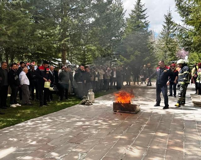 Bayburt Adliyesi personeline yangın eğitimi verildi 1