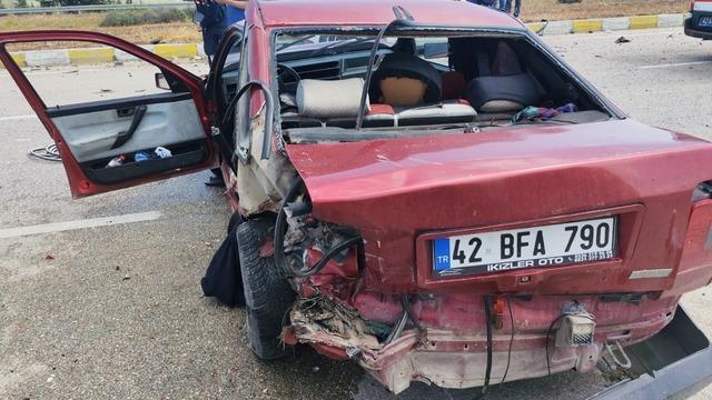 Konya&rsquo;da 2 otomobil &ccedil;arpıştı: 5 yaralı 1