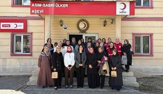 Kızılay&rsquo;dan hem anne hem baba olan kadınlara Anneler G&uuml;n&uuml; s&uuml;rprizi