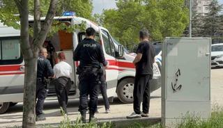 &rsquo;Erkek arkadaş&rsquo; kavgasında 3 kız bı&ccedil;akla yaralandı
