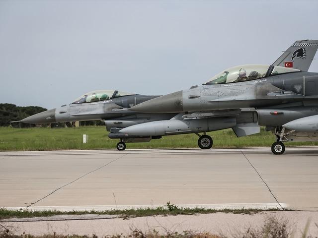 EFES-2026 tatbikatı kapsamında Bandırma'dan F-16'lar havalandı