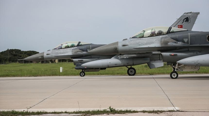 EFES-2026 tatbikatı kapsamında Bandırma'dan F-16'lar havalandı