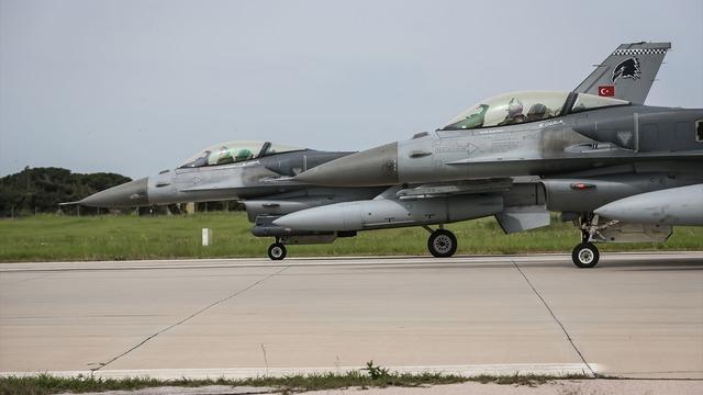 EFES-2026 tatbikatı kapsamında Bandırma'dan F-16'lar havalandı
