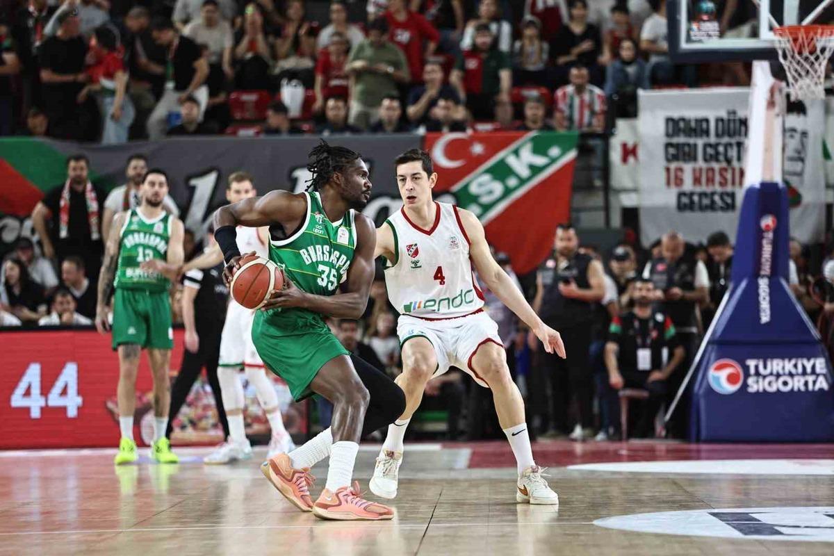 Karşıyaka Basketbol, son saniye basketiyle ligde kalmayı başardı 1