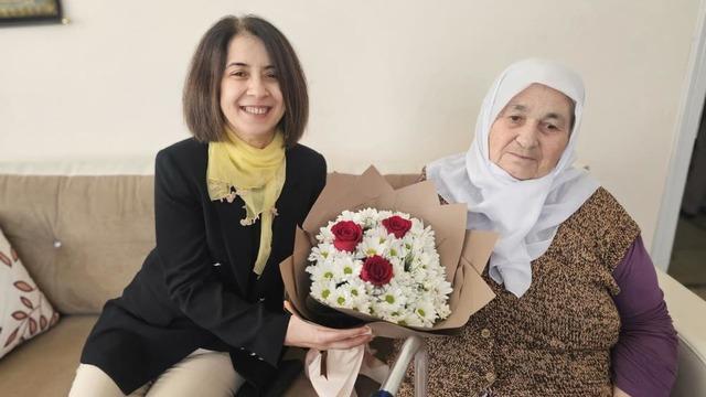 Şehit annesine duygulandıran Anneler Günü ziyareti
