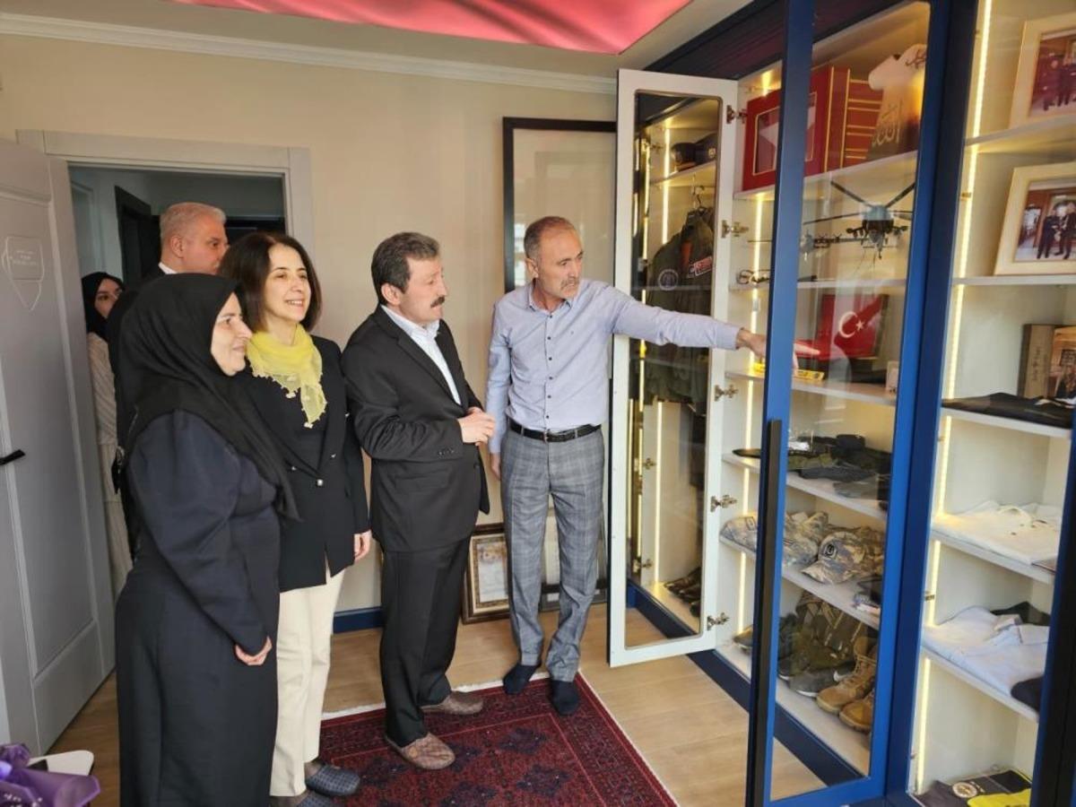 Şehit annesine duygulandıran Anneler G&uuml;n&uuml; ziyareti 2