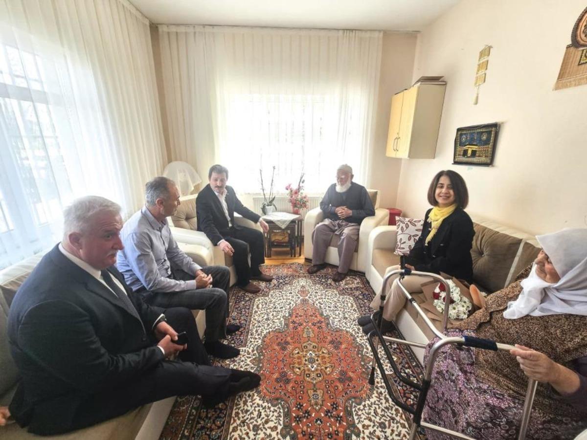 Şehit annesine duygulandıran Anneler G&uuml;n&uuml; ziyareti 3