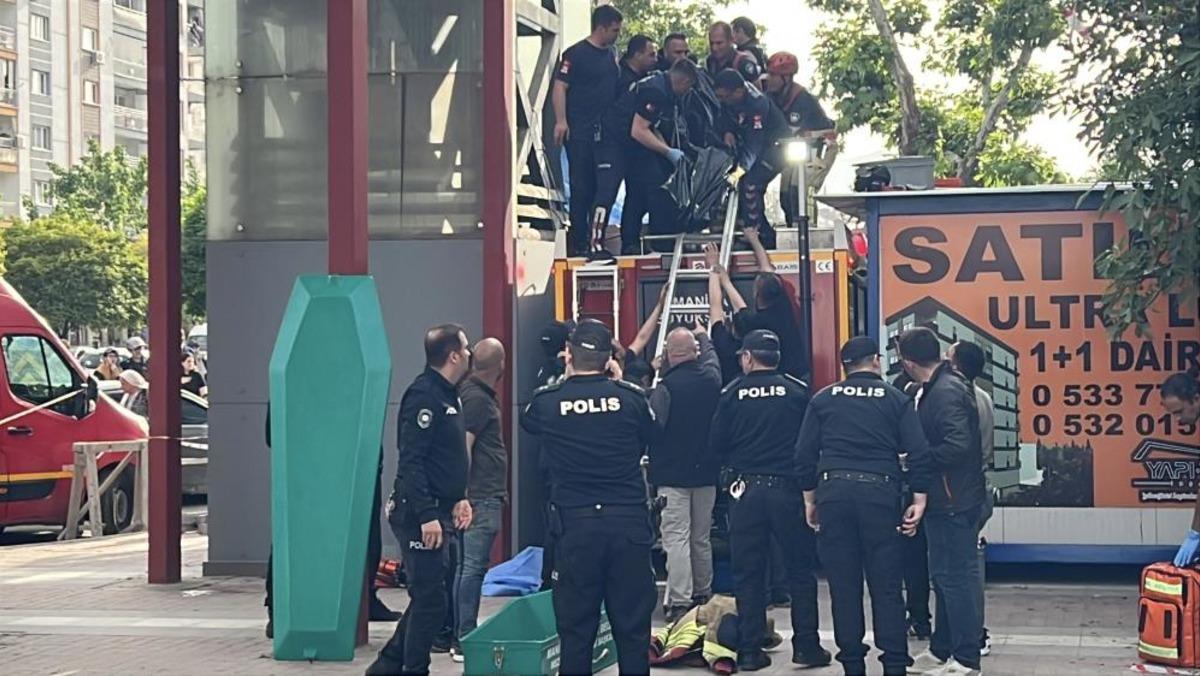 Manisa da feci &ouml;l&uuml;m! Asans&ouml;r boşluğunda sıkışan gen&ccedil; hayatını kaybetti 1