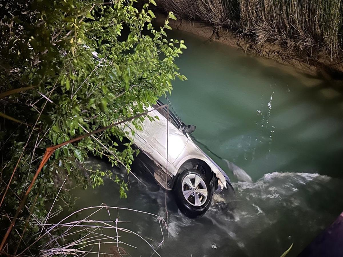 Kanala d&uuml;şen otomobildeki iki kadını &ouml;l&uuml;mden kurtarmıştı: Hastanede hayatını kaybetti   2