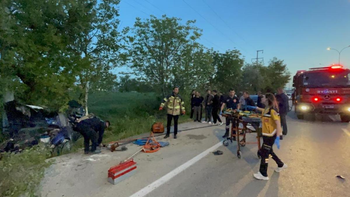 D&uuml;ğ&uuml;n konvoyunda feci kaza: 1 &ouml;l&uuml;, 1 yaralı 1